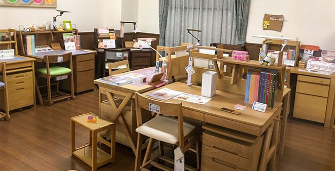 学習デスク売り場その2