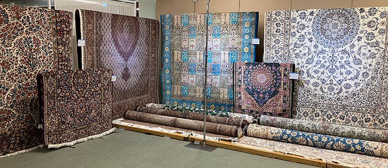 特選手織絨毯展会場その1