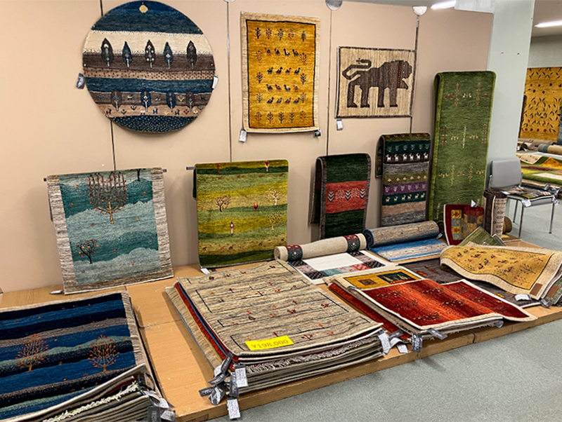 特選手織絨毯展会場ギャベ3